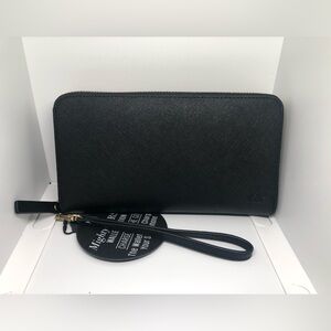 HButler Mighty Purse Black Leather Charging Wallet